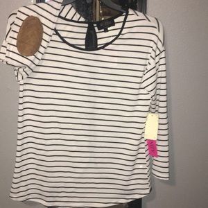 Black and white sweater top